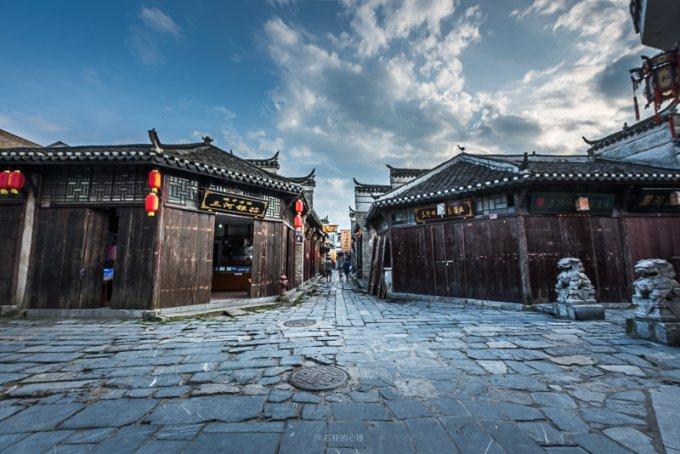 房价下跌是否会影响经济发展呢？